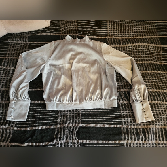 Express light sage green blouse with peephole back! - Picture 12 of 12